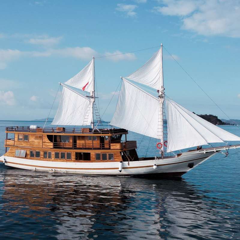 Sundari Voyages