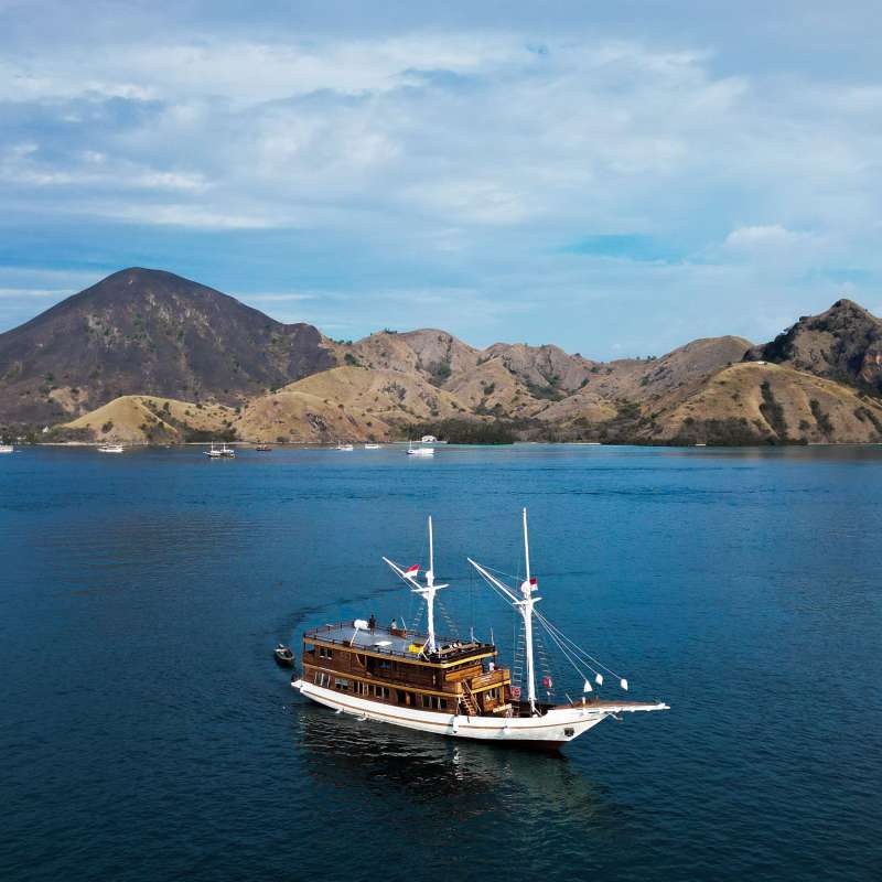 Sundari Voyages