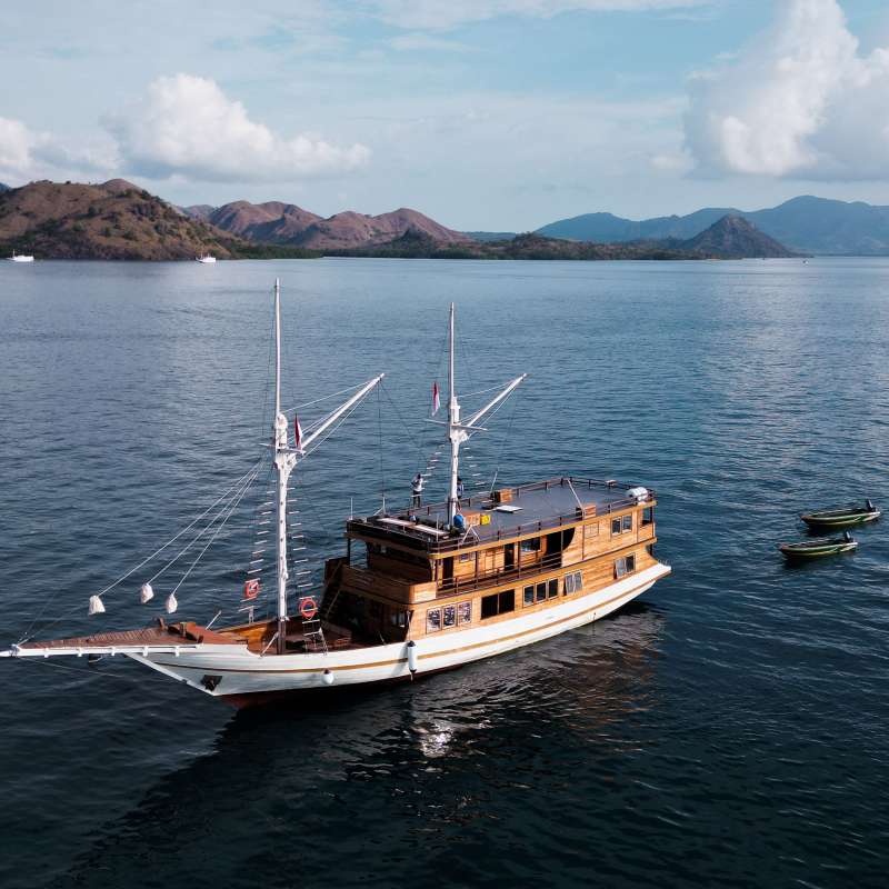 Sundari Voyages