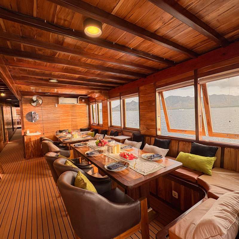 Sundari Voyages