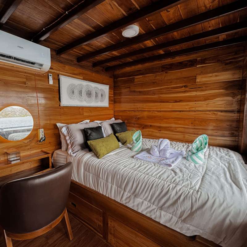 Sundari Voyages