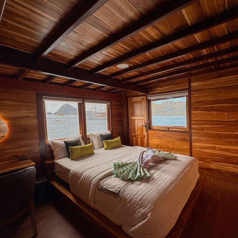 Sundari Voyages