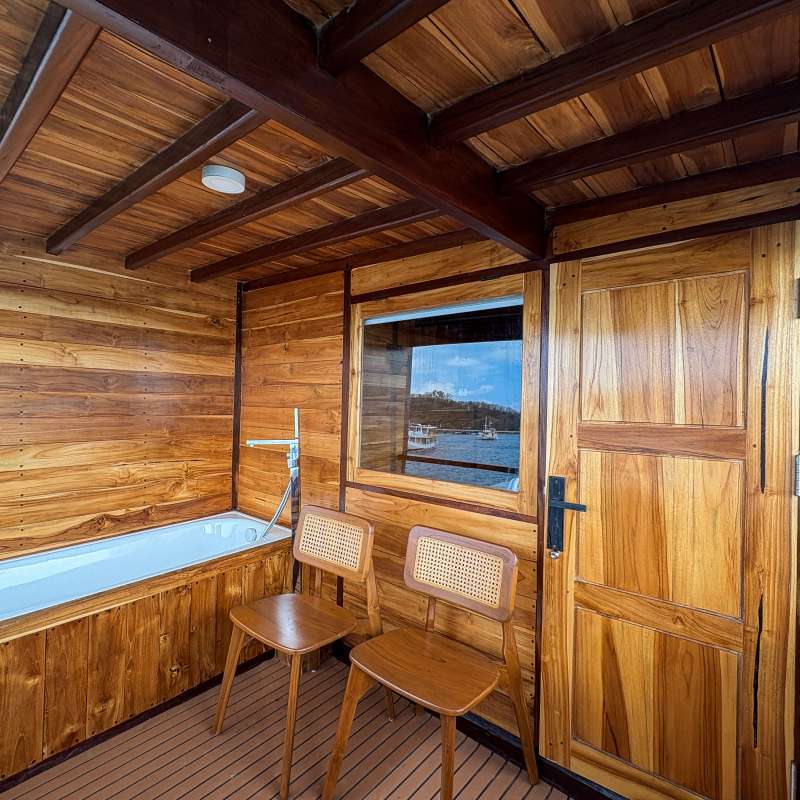 Sundari Voyages