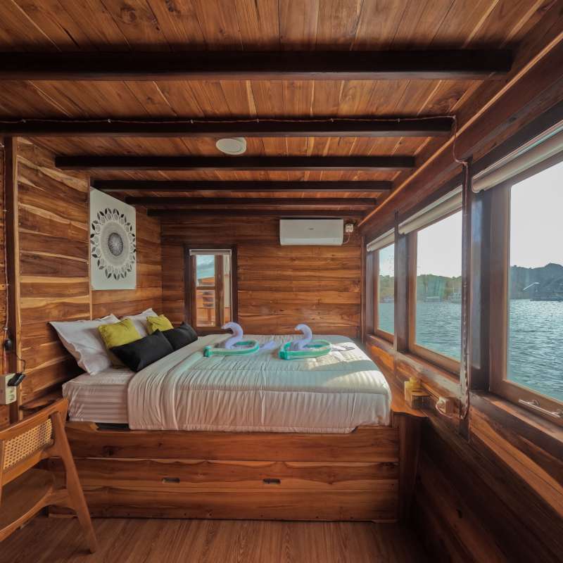 Sundari Voyages