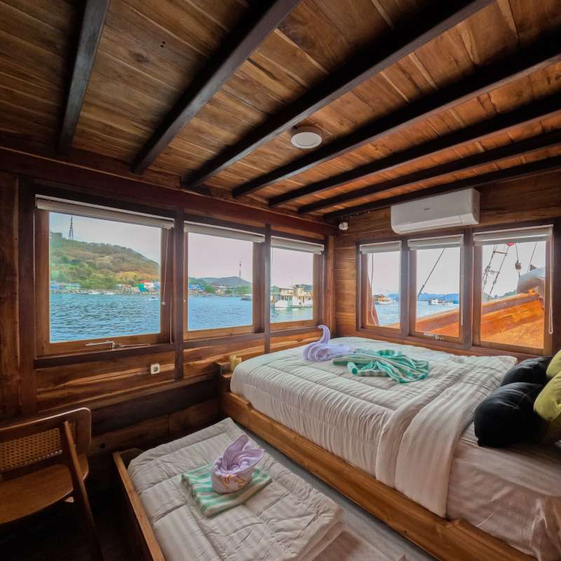 Sundari Voyages
